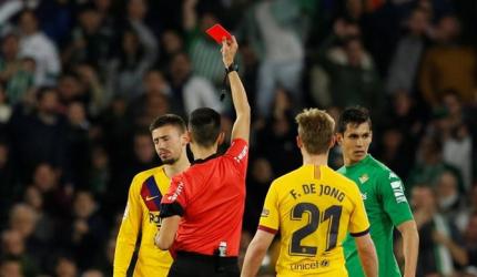 Football Extras: Ref rested after controversial Barca win