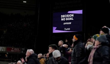 FIFA chief favours 'daylight' off-side rule