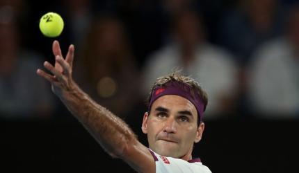 AO: Federer, Djokovic reach quarters; Kenin stops Coco