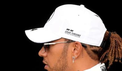 Hamilton plays down talk of Ferrari move 