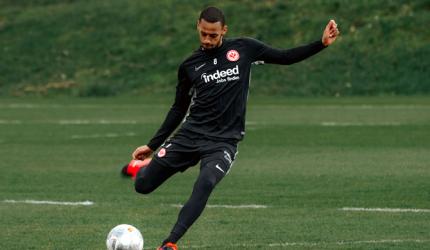 10 positive COVID-19 tests at 36 German football clubs