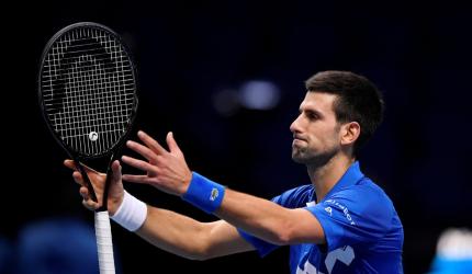 Djokovic reaches ATP Finals semis