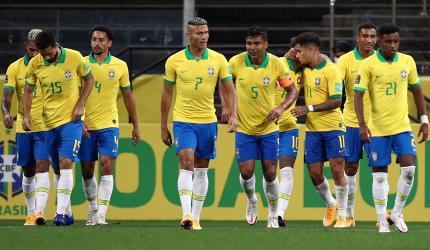 Football PIX: Brazil score five against Bolivia