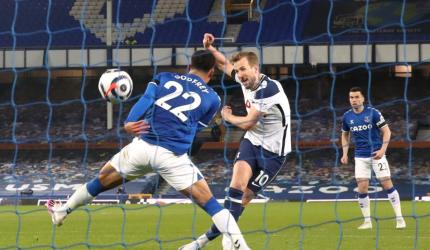 Football: Kane earns Spurs draw at Everton