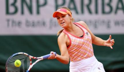 Jittery champion Kenin brushes off leg injury concerns