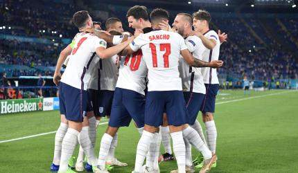England aim for breakthrough against determined Danes