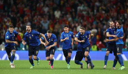 PIX: Italy sink Spain on penalties to enter Euro final