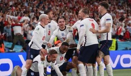 UK's Queen Elizabeth wishes England team good luck