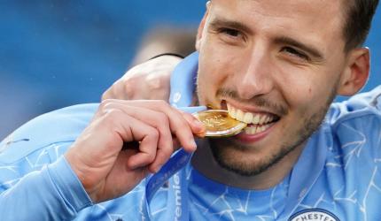 Transfers: City defender Dias extends contract to 2027