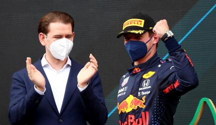 Verstappen dominates Hamilton to clinch Styrian GP
