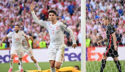 PIX: Spain beat Croatia in thriller to reach quarters