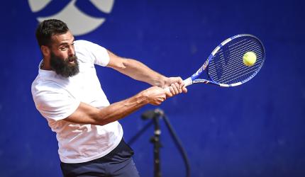 Paire spits on court, tanks and exits Argentina Open