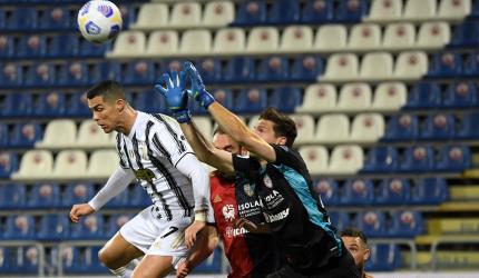 Soccer PIX: Ronaldo scores hat-trick; PSG stumble