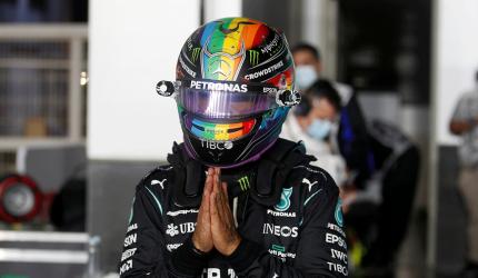 F1: Hamilton on pole in Qatar with Verstappen second