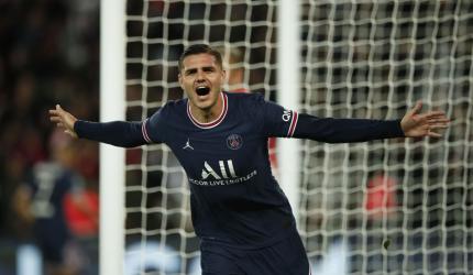 Icardi strikes late to give PSG win over Lyon