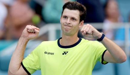 Hurkacz stops Medvedev regaining world No. 1 spot