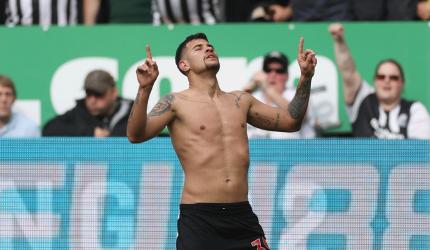 EPL PIX: Guimaraes fires Newcastle to last-gasp win