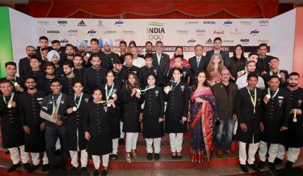 IOA felicitates CWG medal winners with cash awards