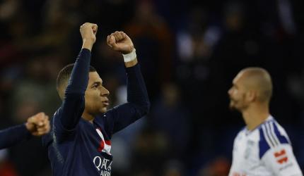 Last-minute Mbappe penalty rescues PSG