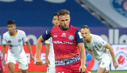 ISL: Jamshedpur thump Kerala to jump to 2nd spot