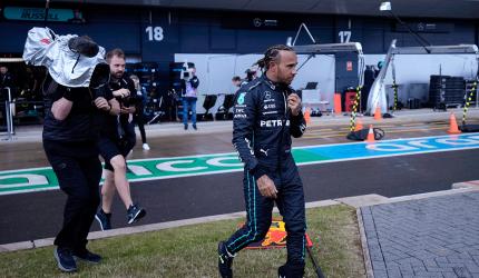Hamilton removes nose pin ahead of British GP practice