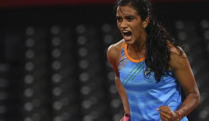 Sindhu canters into Singapore Open final