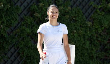  Raducanu relishing Centre Court debut at Wimbledon