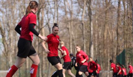 Ukrainian women footballers find shelter in Germany
