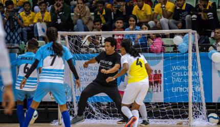 Tendulkar motivates tribal footballers for UNICEF 
