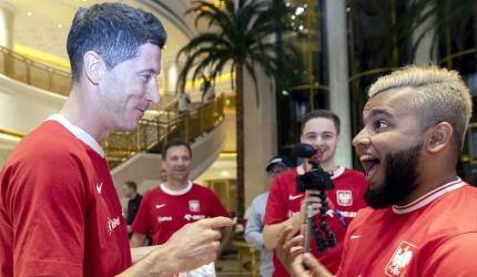 PIX: What Lewandowski Gifted A Saudi Fan