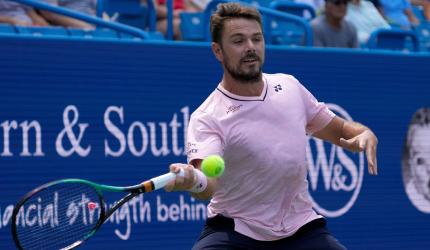 Wawrinka upsets top seed Medvedev at Metz