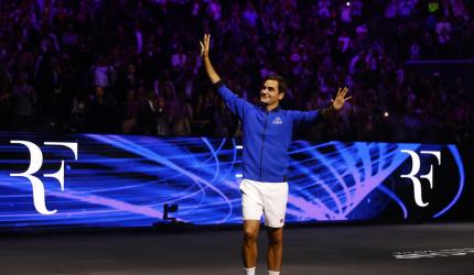 Federer admits to nerves after emotional farewell