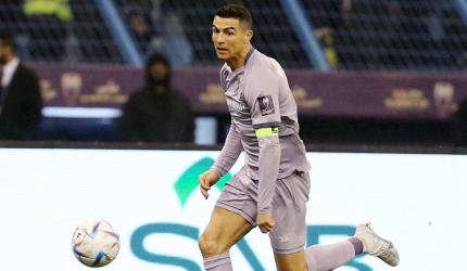 Ronaldo misses sitter then nets 1st goal for Al Nassr 