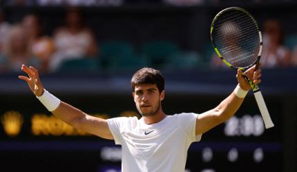 Wimbledon PIX: Alcaraz, Sabalenka advance to Round 3