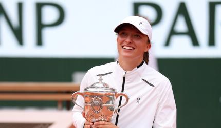 WTA Player of Year Swiatek emulates Serena