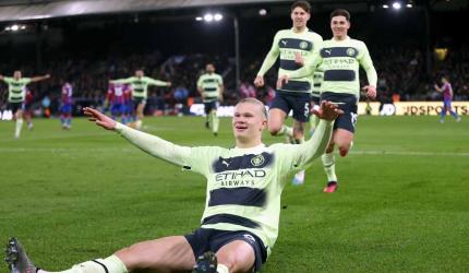 EPL PIX:  City, Chelsea, Spurs win; Liverpool lose