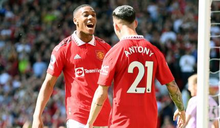 EPL PIX: Man United see off Wolves; Spurs lose