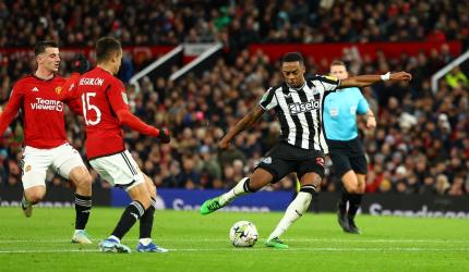 League Cup: Man United booed, Arsenal knocked out!