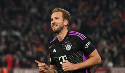 'Phenomenon' Kane basks in praise 