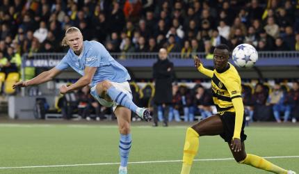 Champions League PIX: Haaland lifts City; Barca win