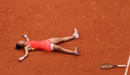 China's Zheng beats Vekic to win historic tennis gold