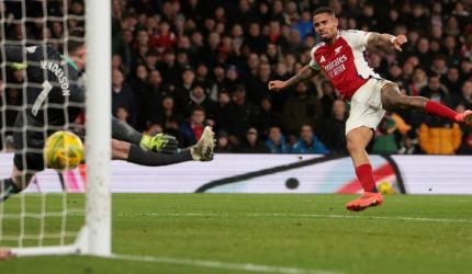 Liverpool through to League Cup semis; Arsenal win