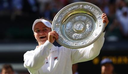 Krejcikova outlasts Paolini in Wimbledon final