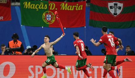 Euro PIX: Late goal gives Portugal win over Czechs