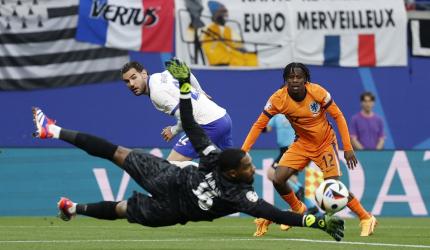 PICS: France, Netherlands in frenetic goalless draw
