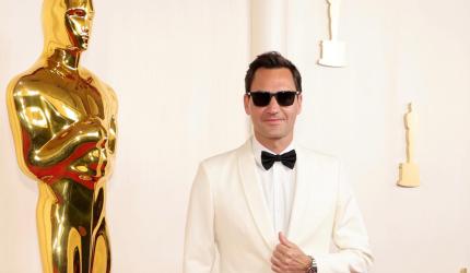 PIX: Federer adds touch of style to Oscars