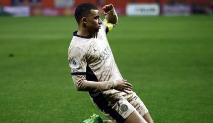 Mbappe 'tricks' PSG to big win; Barca down Atletico