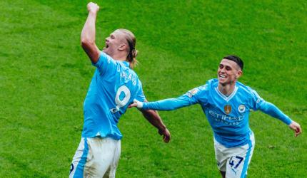EPL PIX: Man City thump Wolves; Arsenal stay in hunt
