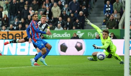 EPL PIX: Newcastle up to third with Palace thrashing