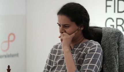 FIDE GP: Humpy survives scare, shares lead with Jiner 